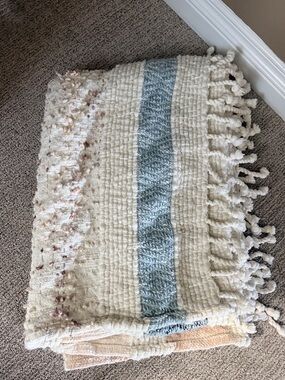 Simons Maison Cream Throw with Light Blue and Navy Accents